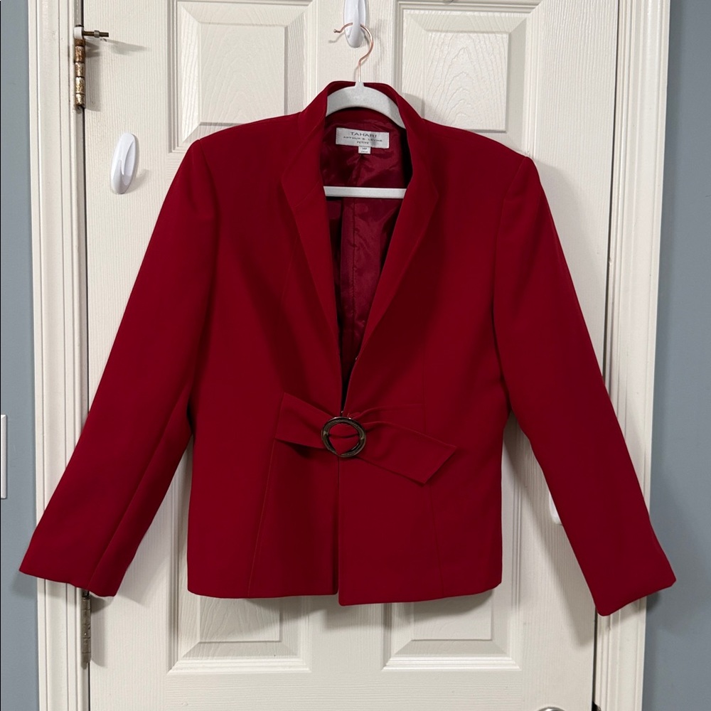 Tahari Bold Red Blazer Belt Accent Career Office Wear Elegant Wear Minimalist